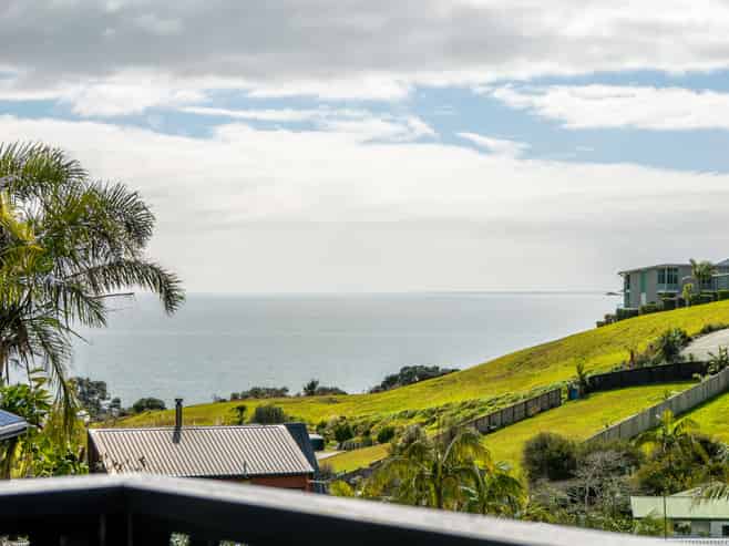 61 Stratford Drive, Cable Bay