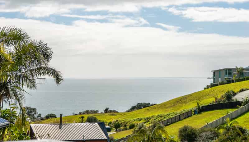 61 Stratford Drive, Cable Bay