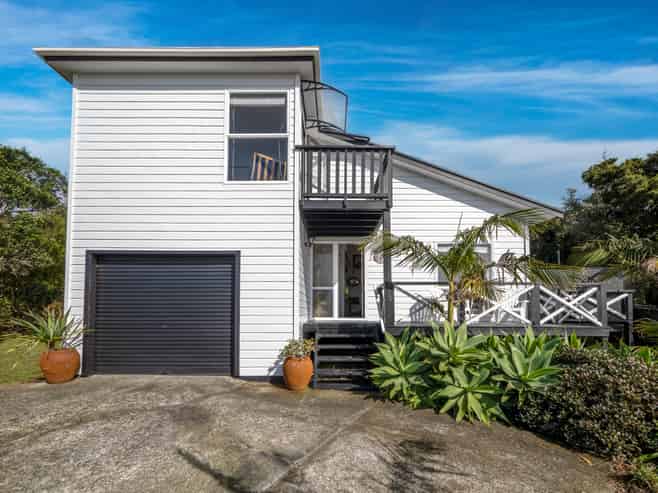 61 Stratford Drive, Cable Bay