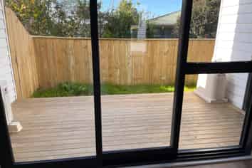 9/196 Royal Road, Massey