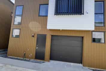 9/196 Royal Road, Massey