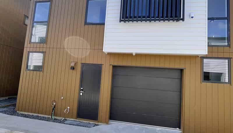 9/196 Royal Road, Massey