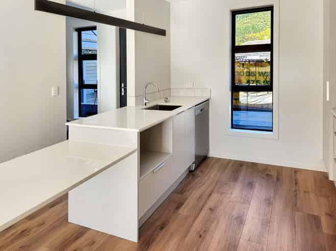 4/11 Lees Grove, Wainuiomata