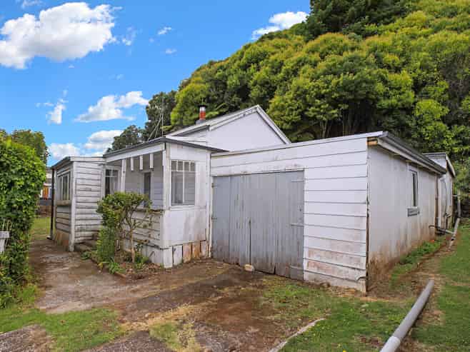 303 Campbell Street, Thames