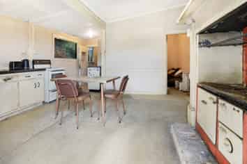 303 Campbell Street, Thames