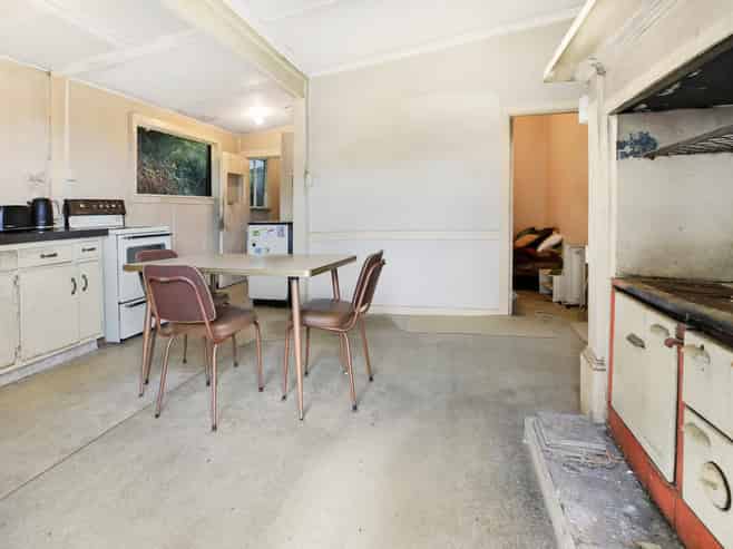 303 Campbell Street, Thames