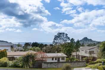 52 Hinemoa Terrace, Tairua
