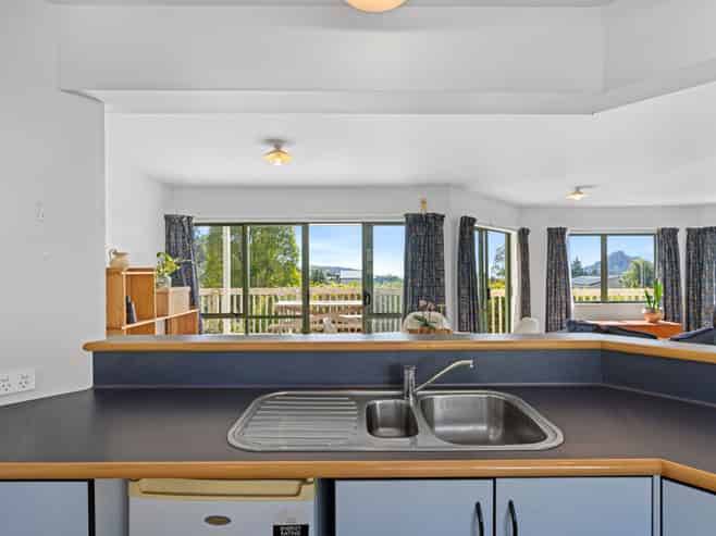 52 Hinemoa Terrace, Tairua