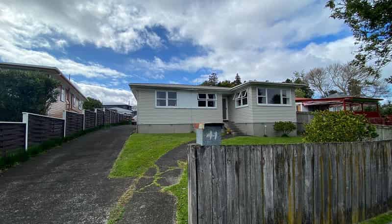 4 Maple Street, Avondale