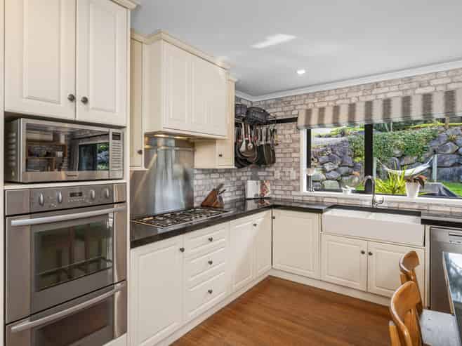 61 Contour Avenue, Pyes Pa
