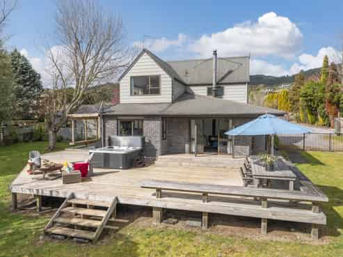 10 Angela Place, Kinloch