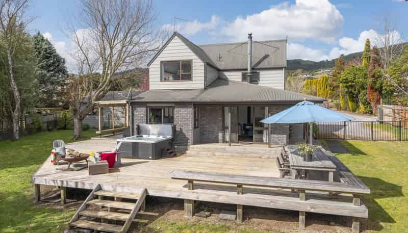 10 Angela Place, Kinloch
