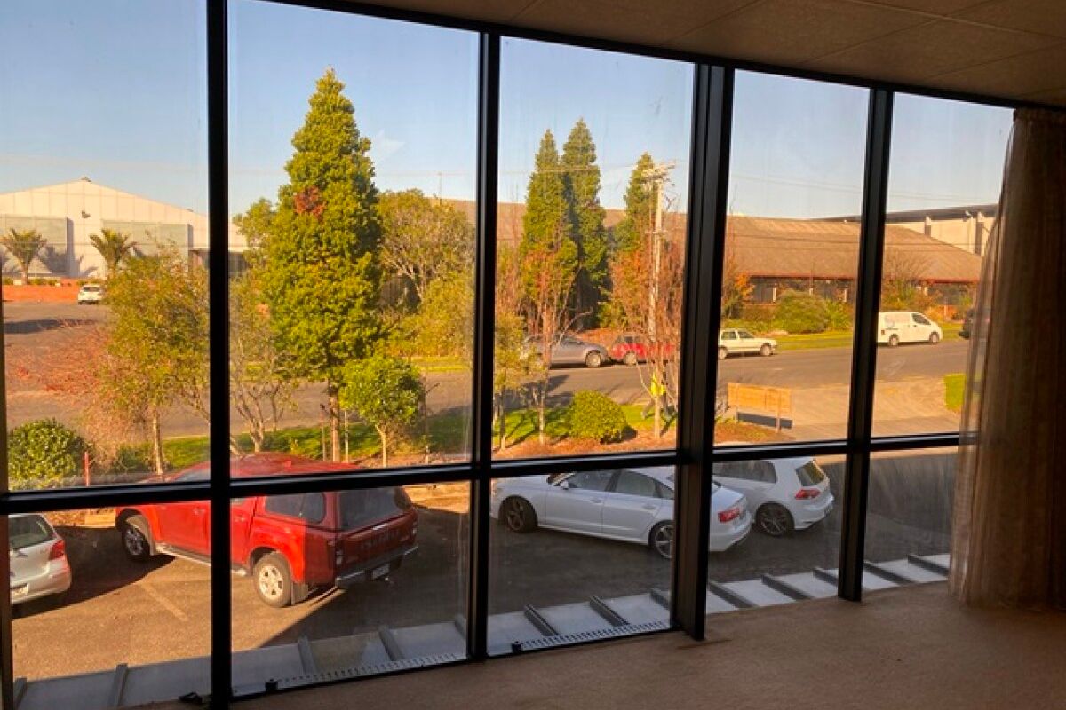Corporate office space with car parks - Vista 4