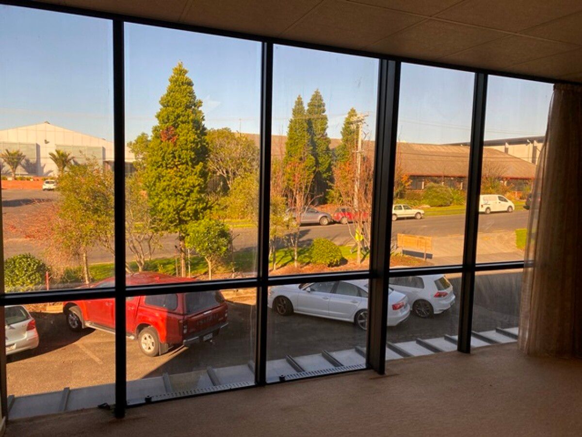 Corporate office space with car parks - Ansicht 4