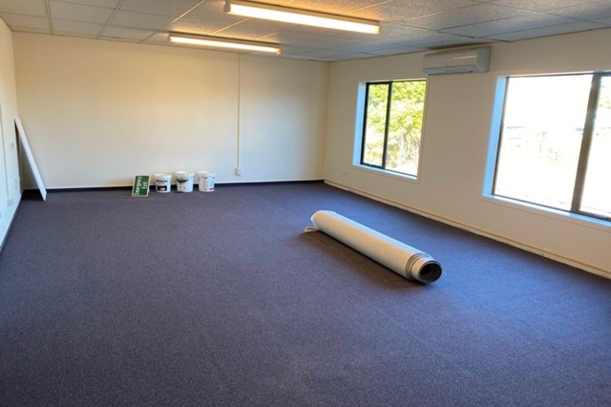 Corporate office space with car parks - Vista 6