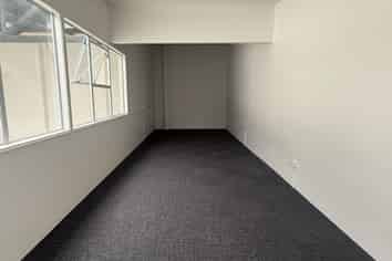 264 sqm Warehouse | Wiri | 5 Car Parks