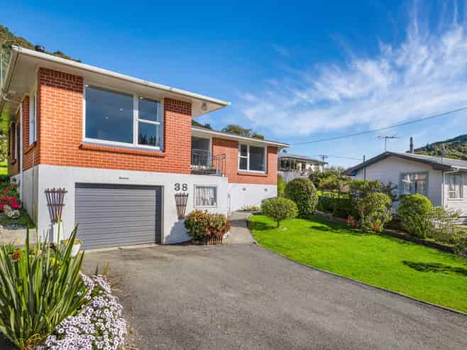 38 South Terrace, Picton