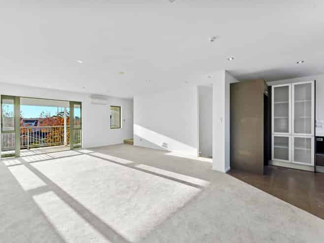 2-11 Hatfield Place, Albany