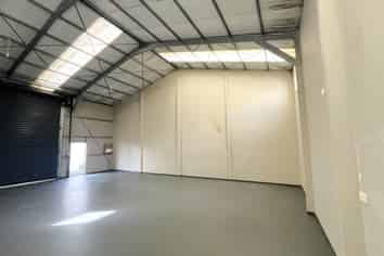 100M² WAREHOUSE AVAILABLE IN TE ATATU
