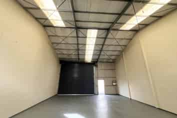 100M² WAREHOUSE AVAILABLE IN TE ATATU
