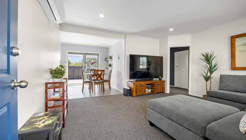 8 Rowlands Avenue, Mount Wellington