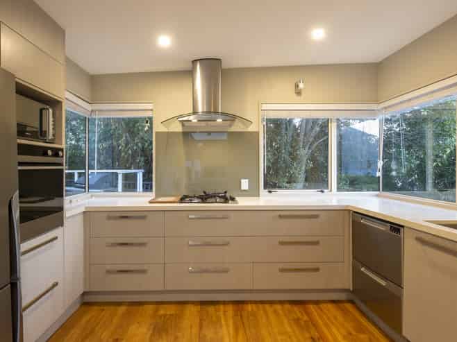 11 Peregrine Place, Queenstown Hill