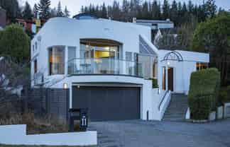 11 Peregrine Place, Queenstown Hill