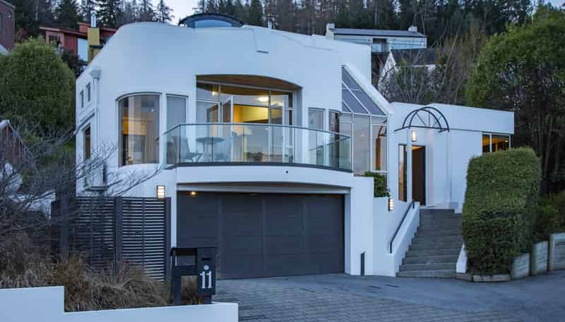 11 Peregrine Place, Queenstown Hill