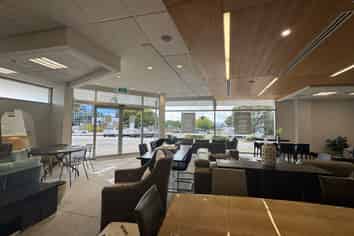 High-Profile Retail Opportunity on Great South Rd