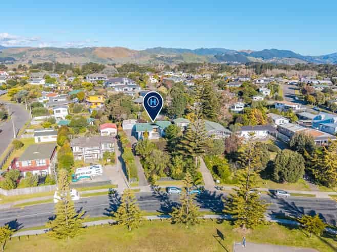 38 Queens Road, Waikanae Beach