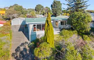 38 Queens Road, Waikanae Beach