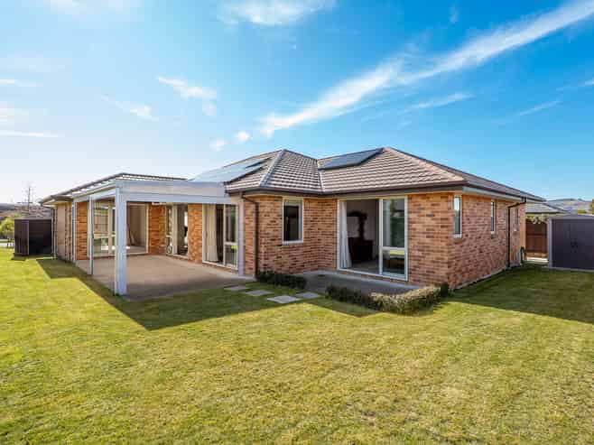 22 Oaks Drive, Lincoln