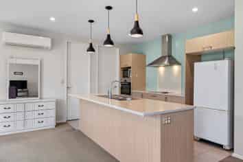 22 Oaks Drive, Lincoln