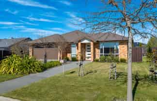 22 Oaks Drive, Lincoln