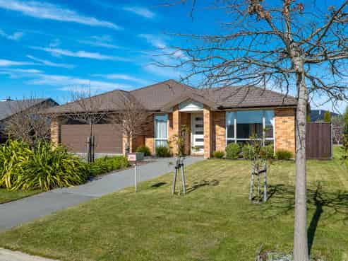 22 Oaks Drive, Lincoln