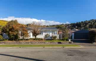 4 Lucienne Place, Hillsborough