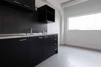 High-Capacity Warehouse for Lease