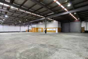 High-Capacity Warehouse for Lease