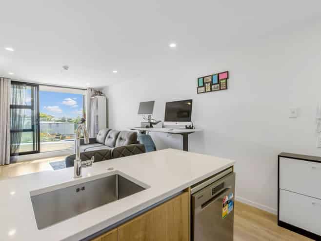 305/553C Glenfield Road , Glenfield