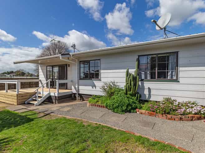 12B Douglas Street, Levin