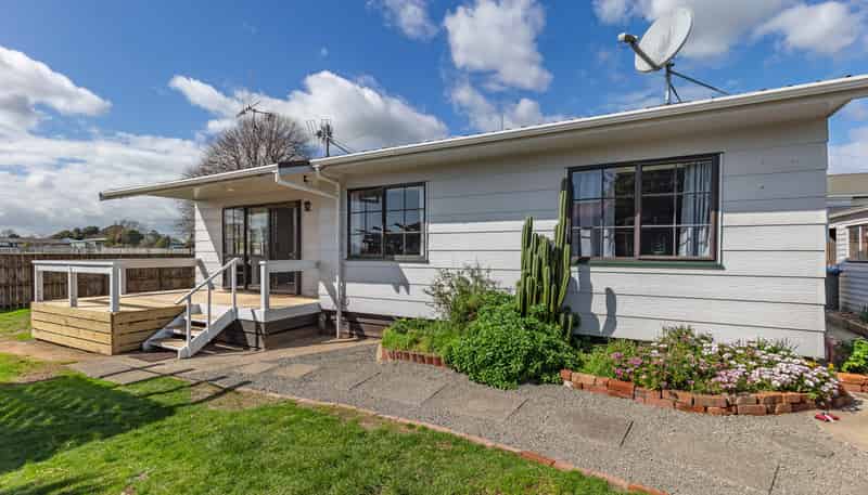 12B Douglas Street, Levin