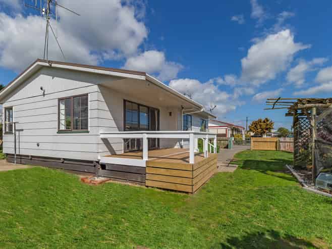 12B Douglas Street, Levin