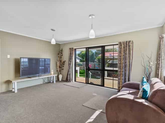 12B Douglas Street, Levin