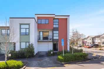 1 Bonnette Road, Flat Bush