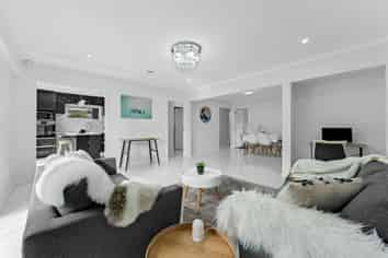 2/56 Great South Road, Papatoetoe