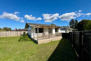 1/4 Clyma Place, Massey