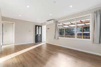 1/4 Clyma Place, Massey