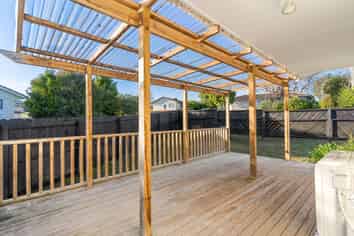 1/4 Clyma Place, Massey
