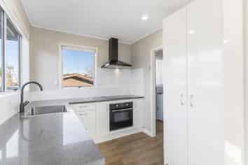 1/4 Clyma Place, Massey