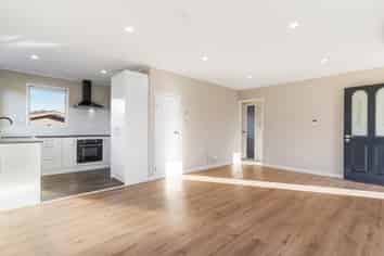1/4 Clyma Place, Massey